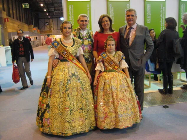 Las Falleras Mayores de Dénia protagonizan la segunda jornada de Fitur 4 Las Falleras Mayores de Dénia con adolfo Utor
