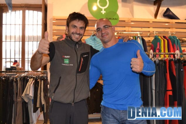 Salva Gimenez con la camiseta de Tururac puesta