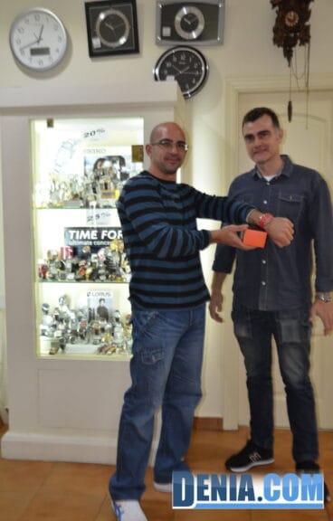 Salva recoge su reloj de La Joia