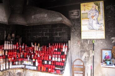 Velas en la ermita del Pare Pere de Dénia