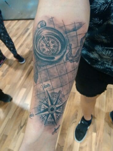 Tatuajes en Dénia – As Meigas Tattoo & Piercing – brújulas