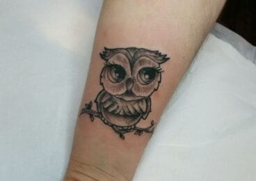 Tatuajes en Dénia – As Meigas Tattoo & Piercing – búho bebé