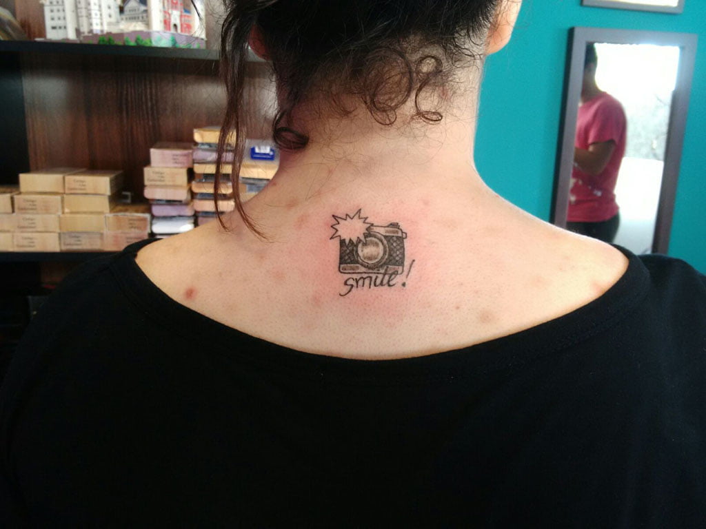 Tatuajes en Dénia – As Meigas Tattoo & Piercing – cámara smile