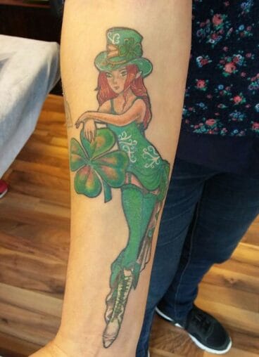 Tatuajes en Dénia – As Meigas Tattoo & Piercing – duende trébol