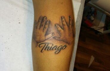 Tatuajes en Dénia – As Meigas Tattoo & Piercing – manos bebé