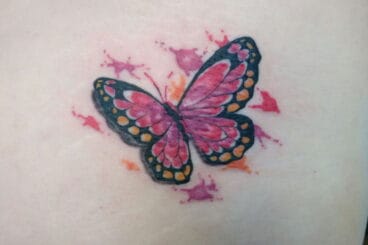Tatuajes en Dénia – As Meigas Tattoo & Piercing – mariposa color
