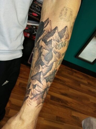 Tatuajes en Dénia – As Meigas Tattoo & Piercing – montañas