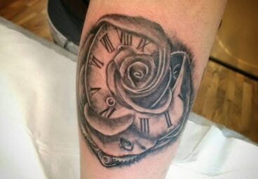 Tatuajes en Dénia – As Meigas Tattoo & Piercing – reloj