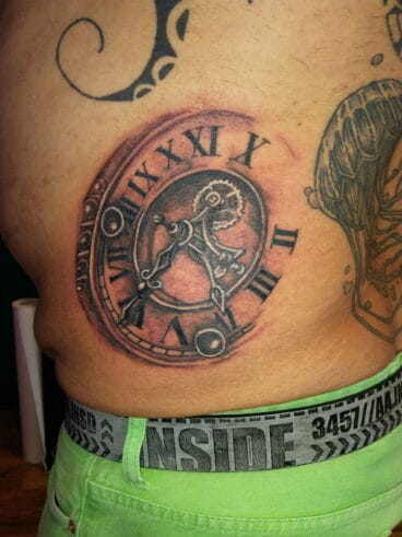 Tatuajes en Dénia – As Meigas Tattoo & Piercing – reloj espiral