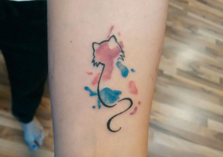 Tatuagens em Dénia - como Meigas Tattoo & Piercing - silhueta gatinho