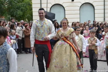 Llegada de David y Marta a la presentación infantil