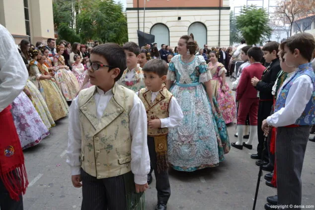 ¡Rompe, Ralph! se enamora de las fallas en la presentación de Leyre Ivars, fallera mayor infantil del Oeste 6 04 Llegada de la comisión infantil del Oeste
