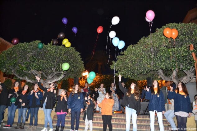 Las comisiones anunciaron la llegada de las fallas a través de sus "bàndols" 9 09 Bàndol de la Falla Centro