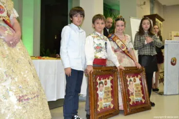 Entrega de pergaminos a los cargos infantiles del Oeste