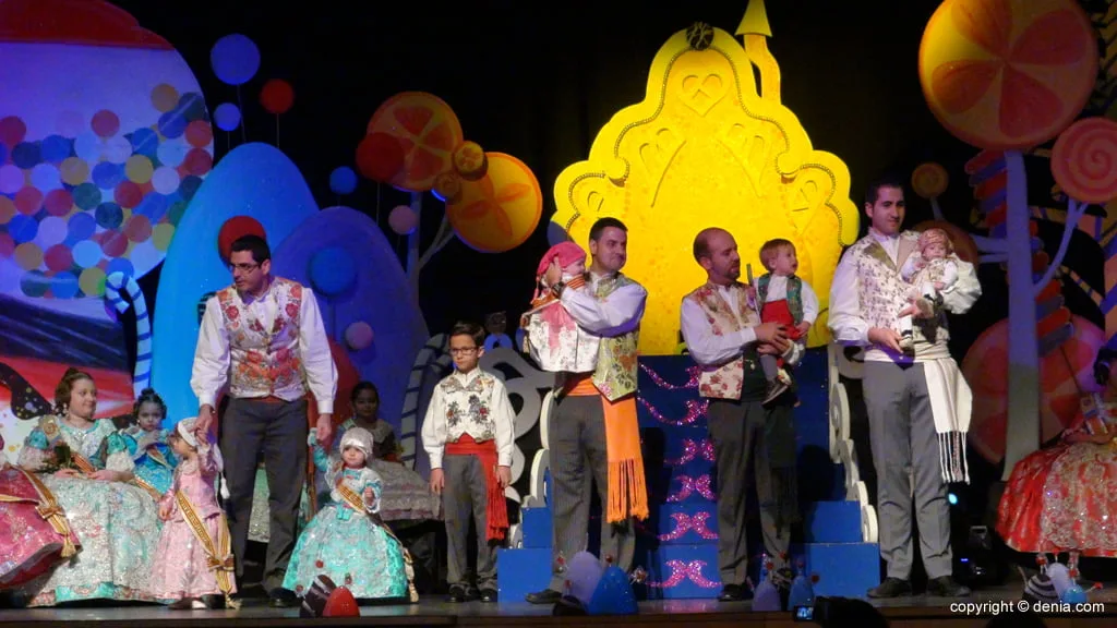¡Rompe, Ralph! se enamora de las fallas en la presentación de Leyre Ivars, fallera mayor infantil del Oeste 1 Los más pequeños de la Falla Oeste
