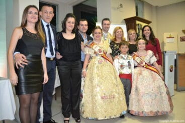 13 Familiares de los hermanos Colomina en la cena de la Falla Oeste