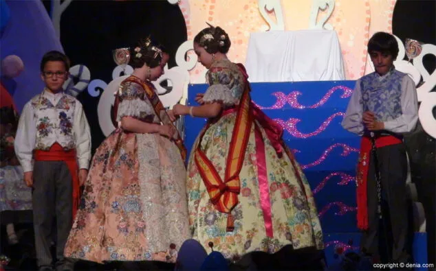 ¡Rompe, Ralph! se enamora de las fallas en la presentación de Leyre Ivars, fallera mayor infantil del Oeste 16 14 Imposición de banda a la Falelra Mayor Infantil del Oeste