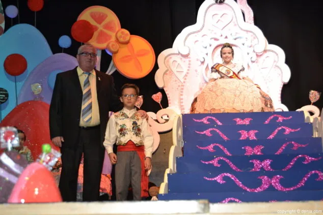 ¡Rompe, Ralph! se enamora de las fallas en la presentación de Leyre Ivars, fallera mayor infantil del Oeste 24 21 Pleitesía de la Comissió de Festes de la Mare de Déu