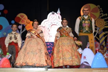 Pleitesía de la fallera Mayor Infantil de Dénia