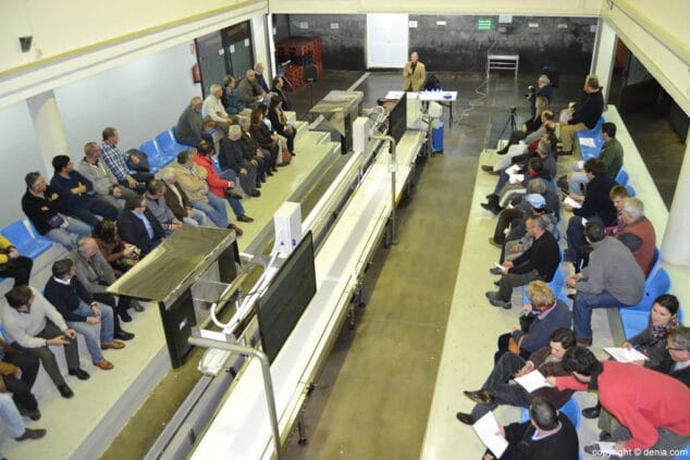 Charla en Dénia sobre las posibes prospecciones petrolíferas en el Golfo de Valencia