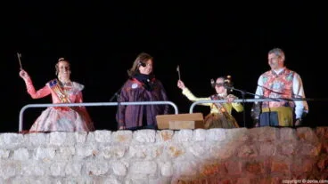 Entrega de las llaves de la ciudad a las Falleras mayores de Dénia