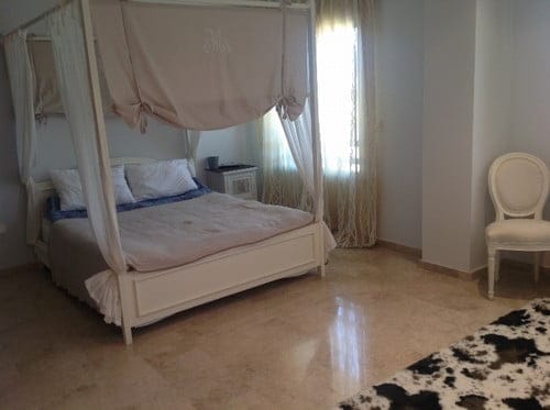 Habitación principal apartamento en Oliva