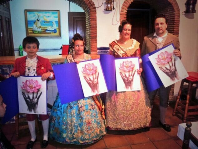 Falla Baix la Mar: ¡Comienza el espectáculo! 5 Los cargos de Baix la Mar con sus pergaminos