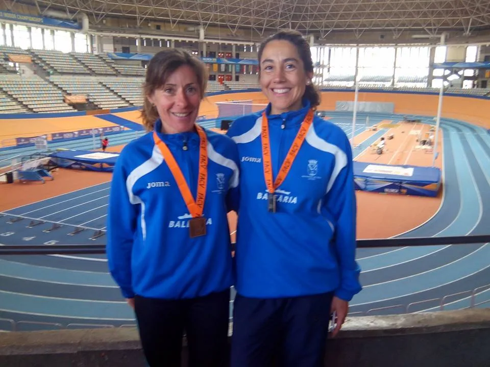 Mayca Sala medalla de bronce en el Autonómico de Veteranos 1 Mayca Sala y Lily Riva con sus medallas