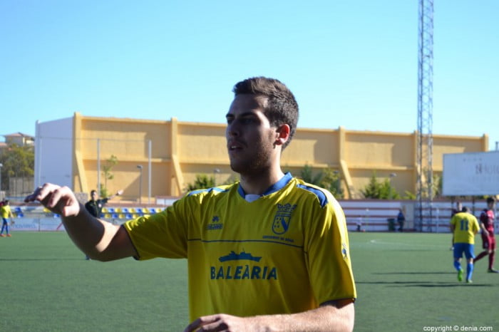 Nico Almiñana jugará de central frente al At. Carcaixent