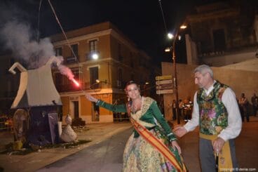 Sara femenía enciende la mecha de su falla