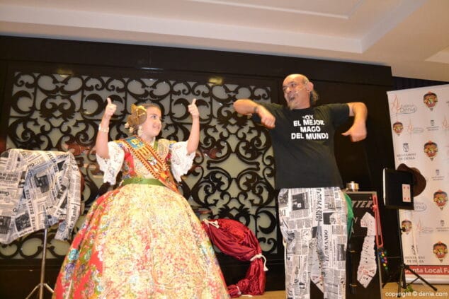 07 Espectáculo del Mago Dexter en la Gala Infantil