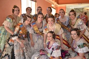 Falleras mayores de Dénia en los premios infantiles