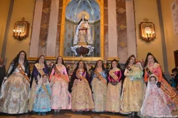 Ofrenda de flores Fallas de Dénia 2014 – Ofrenda de antiguas Falleras Mayores de Dénia