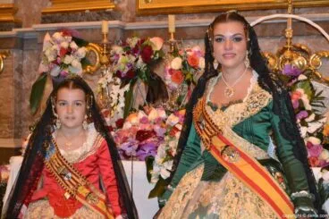 Ofrenda de flores Fallas de Dénia 2014 – Falleras Mayores de Dénia