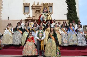 Ofrenda de flores Fallas de Dénia 2014 – Los cargos grandes 2014 de las fallas de Dénia