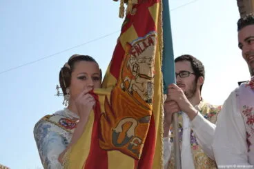 Nuevos falleros en el Día de la bandera del Oeste