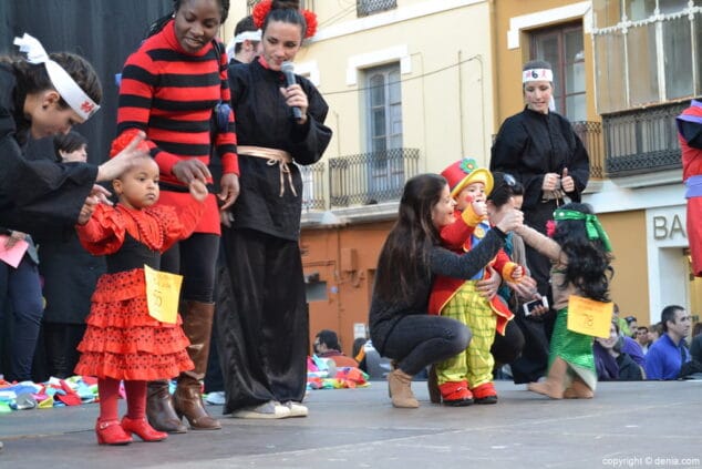 Los más pequeños vistieron Dénia de Carnaval 20 20 Desfile de disfraces en el carnaval de Dénia 2014