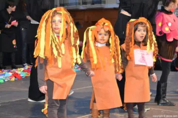 Desfile de disfraces en el carnaval de Dénia 2014