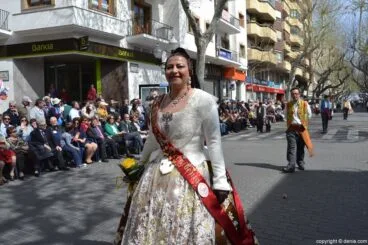 Ofrenda de flores Fallas de Dénia 2014 – Darrere del Castell – Tere Vallalta