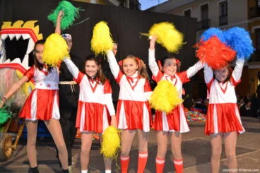 Desfile de disfraces en el carnaval de Dénia 2014
