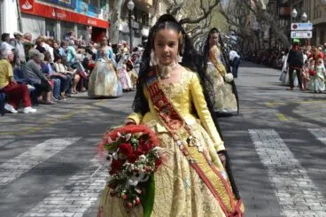 Ofrenda de flores Fallas de Dénia 2014 – París Pedrera – Candela Pastor