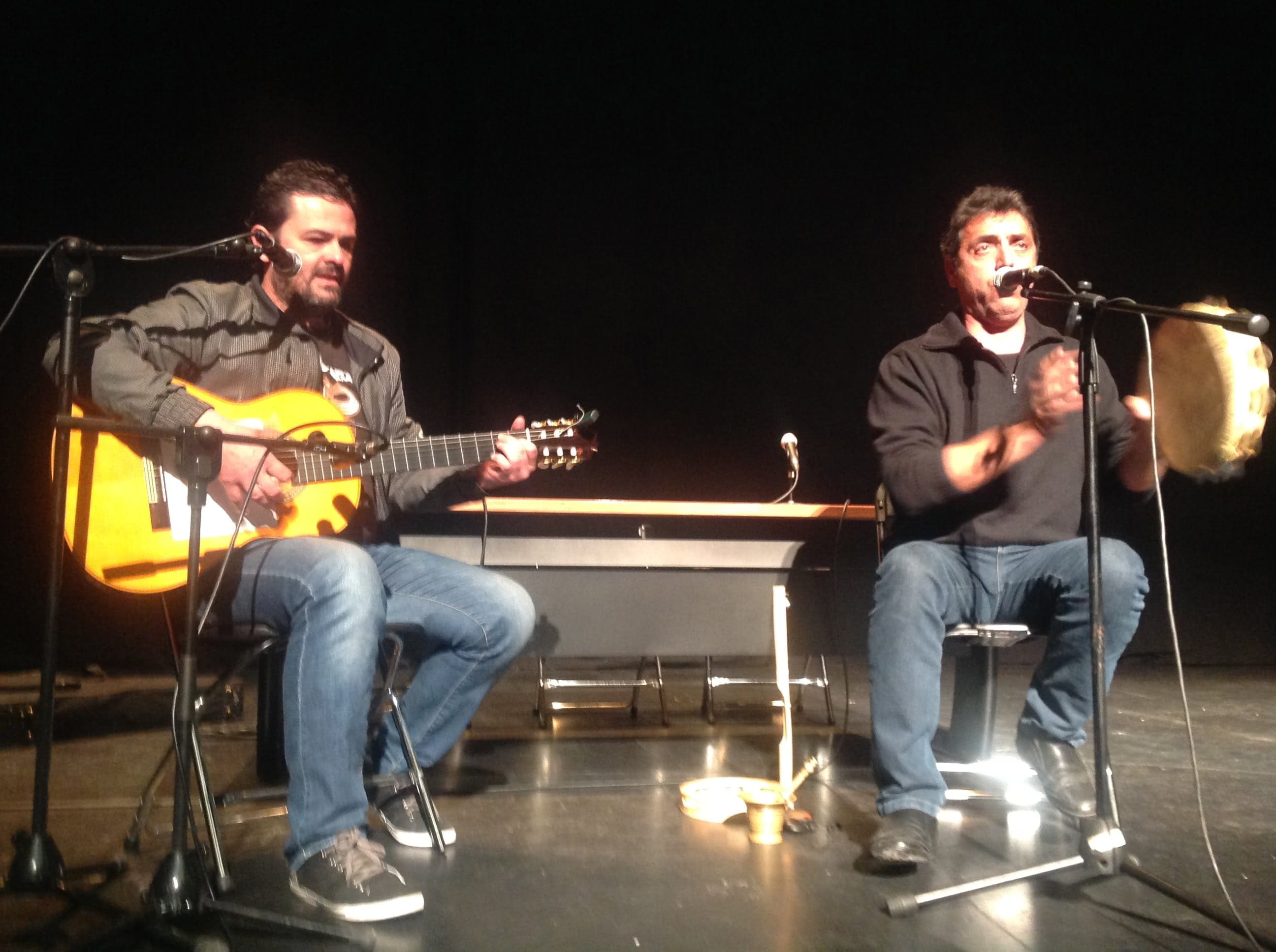 Actuación de Pep Gimeno Botifarra en la presentación de su libro discp