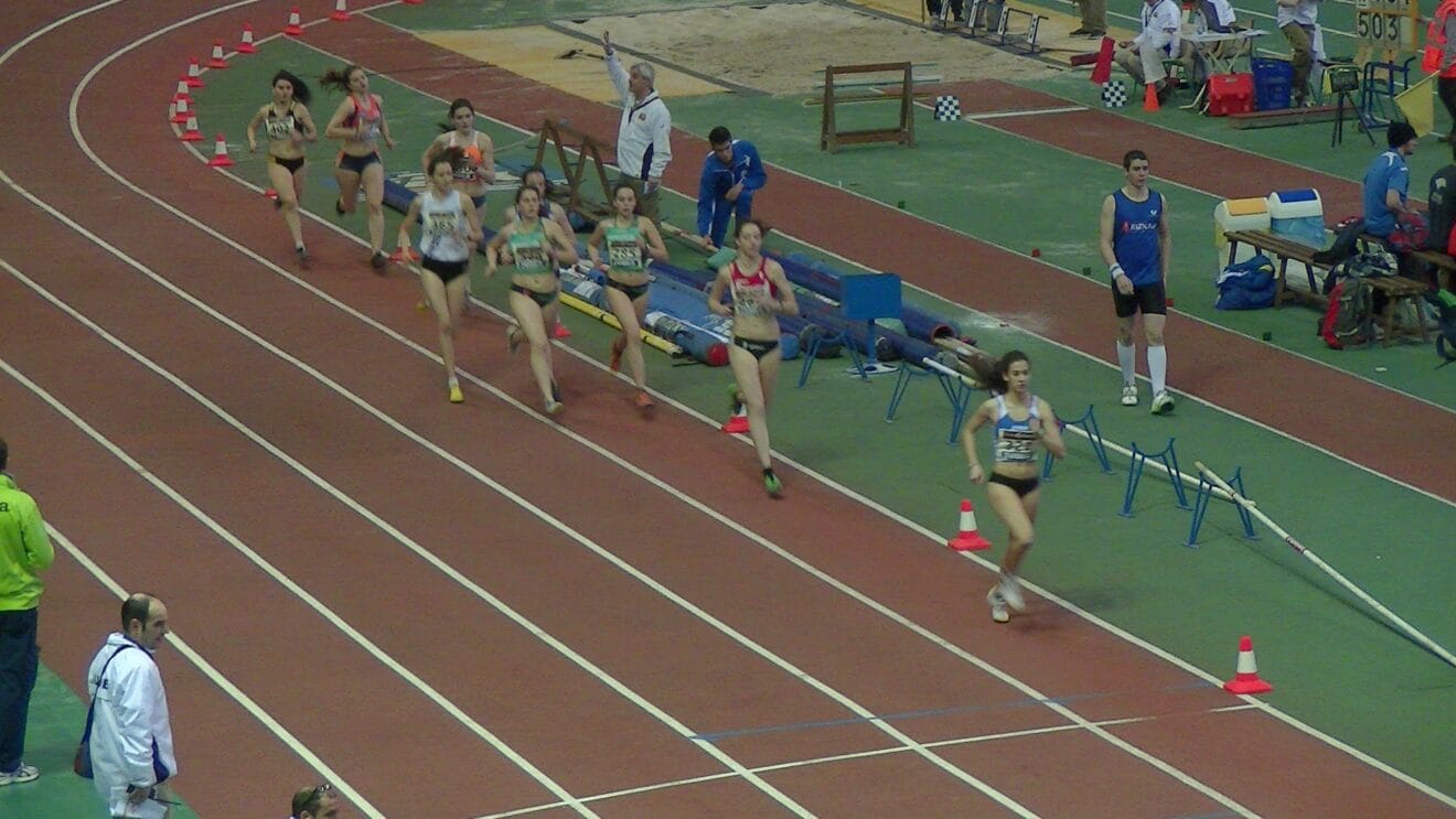 Aina Fornes en la carrera de 800