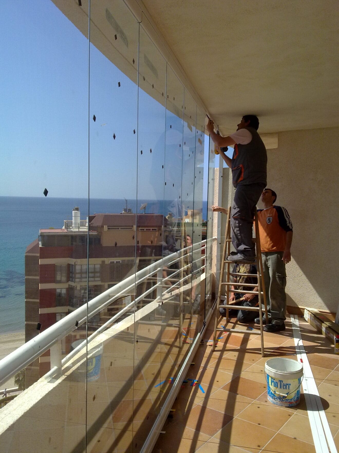 Alu-Cardona-Montaje-de-Cerramientos-de-Cristal