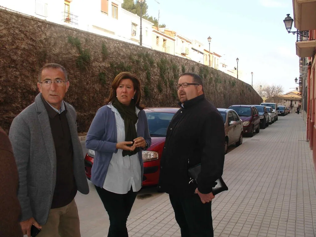 Ana Kringe y Sisco signes en la calle Foramur