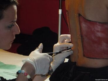 Body Painting y piercings en la Fiesta de la Primavera de DNA ink