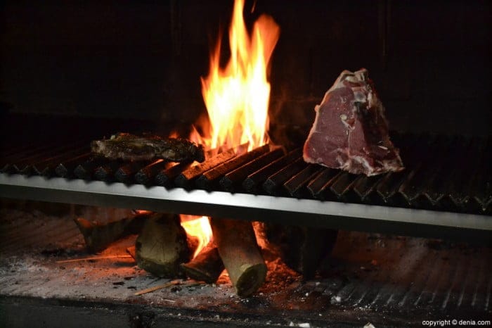 Carnes-a-la-brasa-en-Mesón-Asador-Gallego-