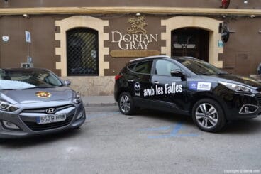 Coches cedidos por Comercial moll a la Junta Local fallera