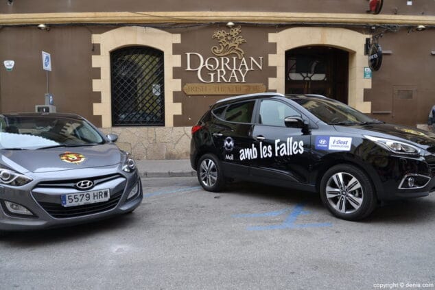Coches cedidos por Comercial moll a la Junta Local fallera