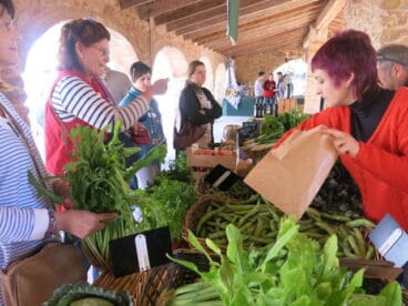 El Gran Riu Rau de Jesús Pobre acoge cada domingo el mercat
